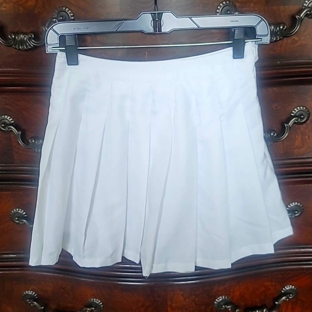 Forever 21 white mini skirt size S